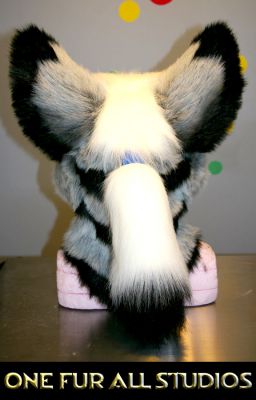 She has a nicely groomed hair-tail!
